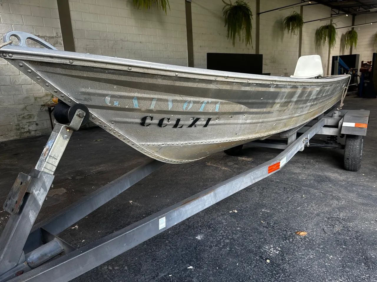 Barco Alumínio com Carreta - Perfeito Estado