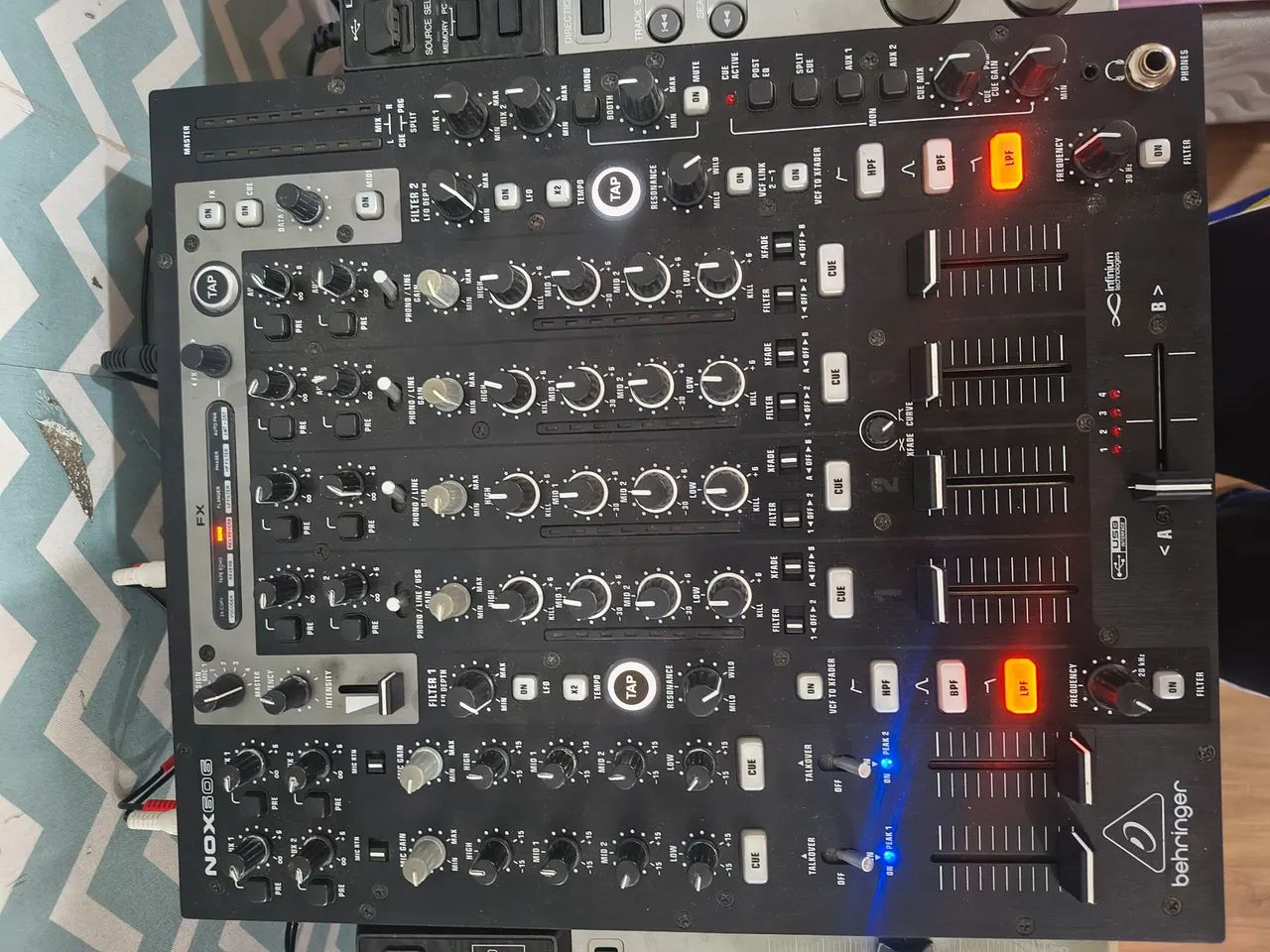 Behringer NOX606 Mixer64312835668993120