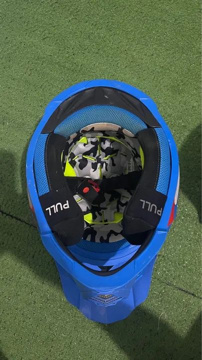 Capacete e equipamentos trilhas - Foto 5