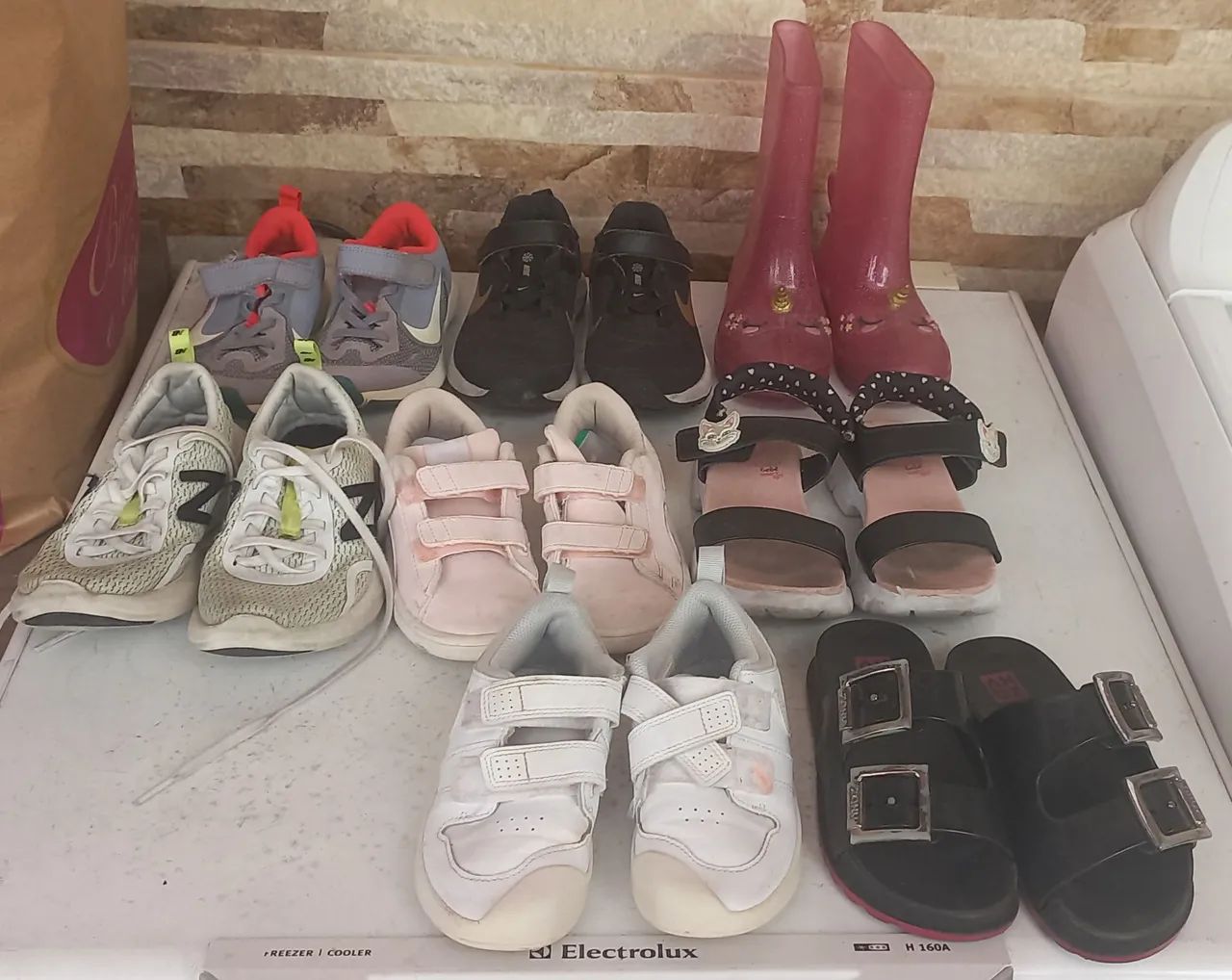 Kit com 6 Calçados Infantis - Nike, Havaianas e Outros - Foto 4