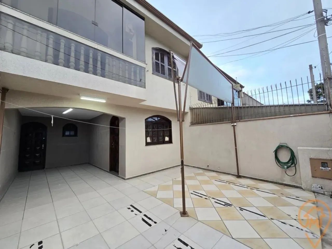 Sobrado com 3 quartos para alugar por R$ 3350.00, 118.60 m2 - XAXIM - CURITIBA/PR