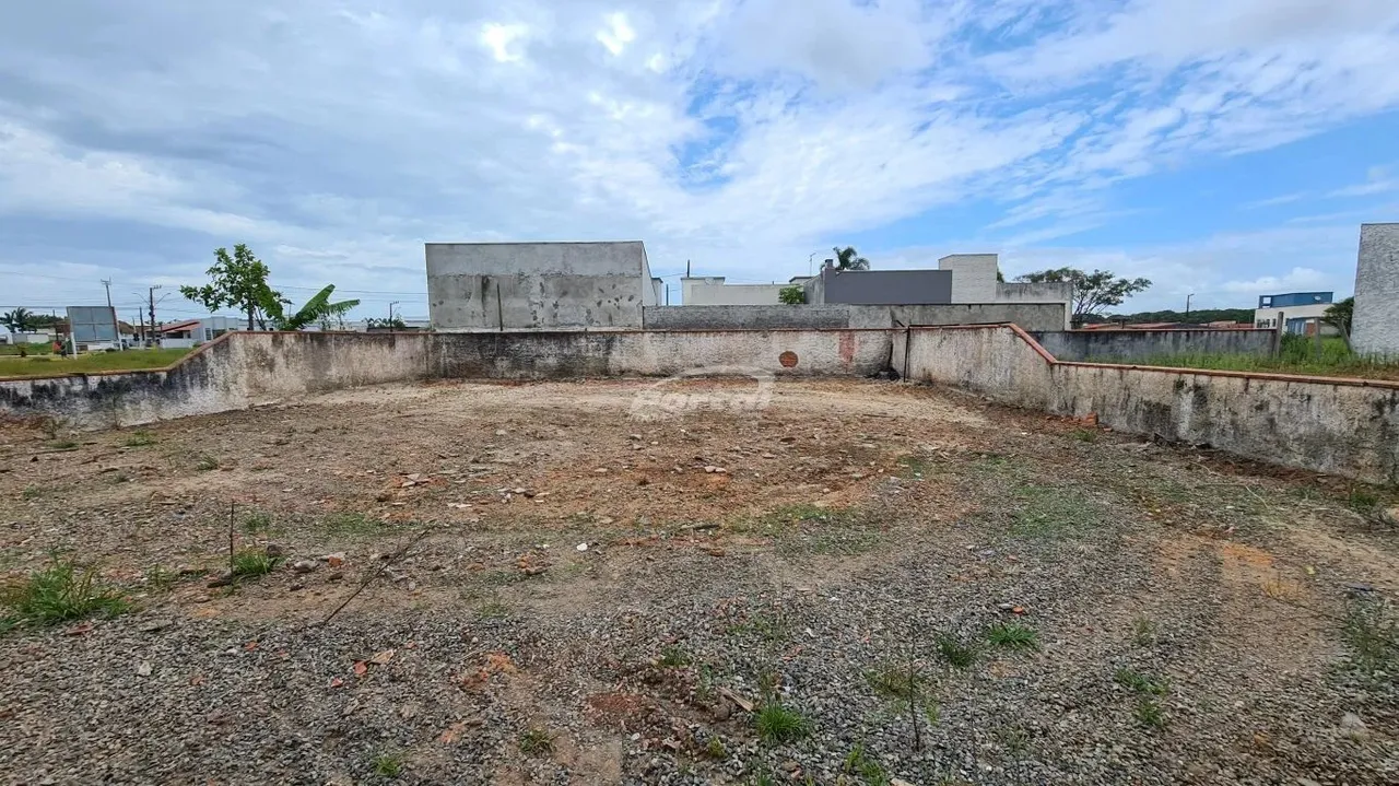 Aceita Permuta / Terreno com área de 348m² localizado em Barra Velha, no bairro Quinta dos