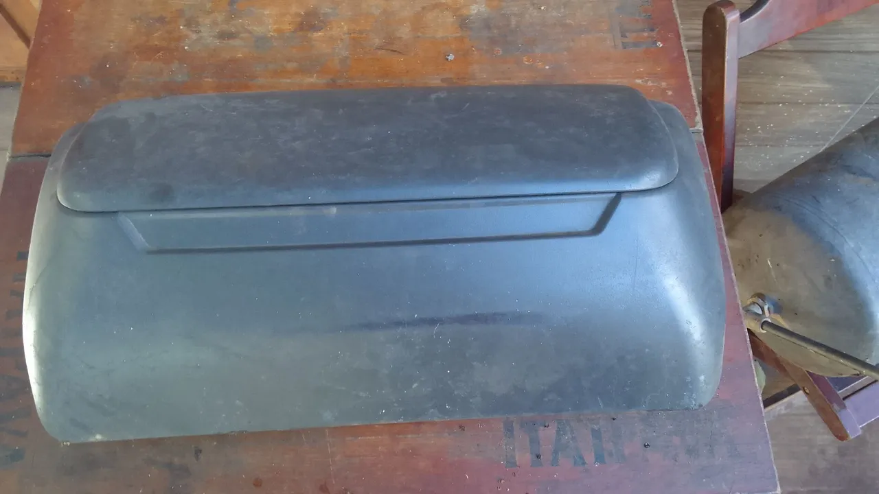 Porta luvas para caminhão.