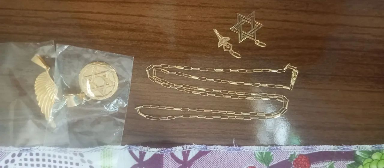 Conjunto de colar e pingentes de ouro 18/750 - Foto 4