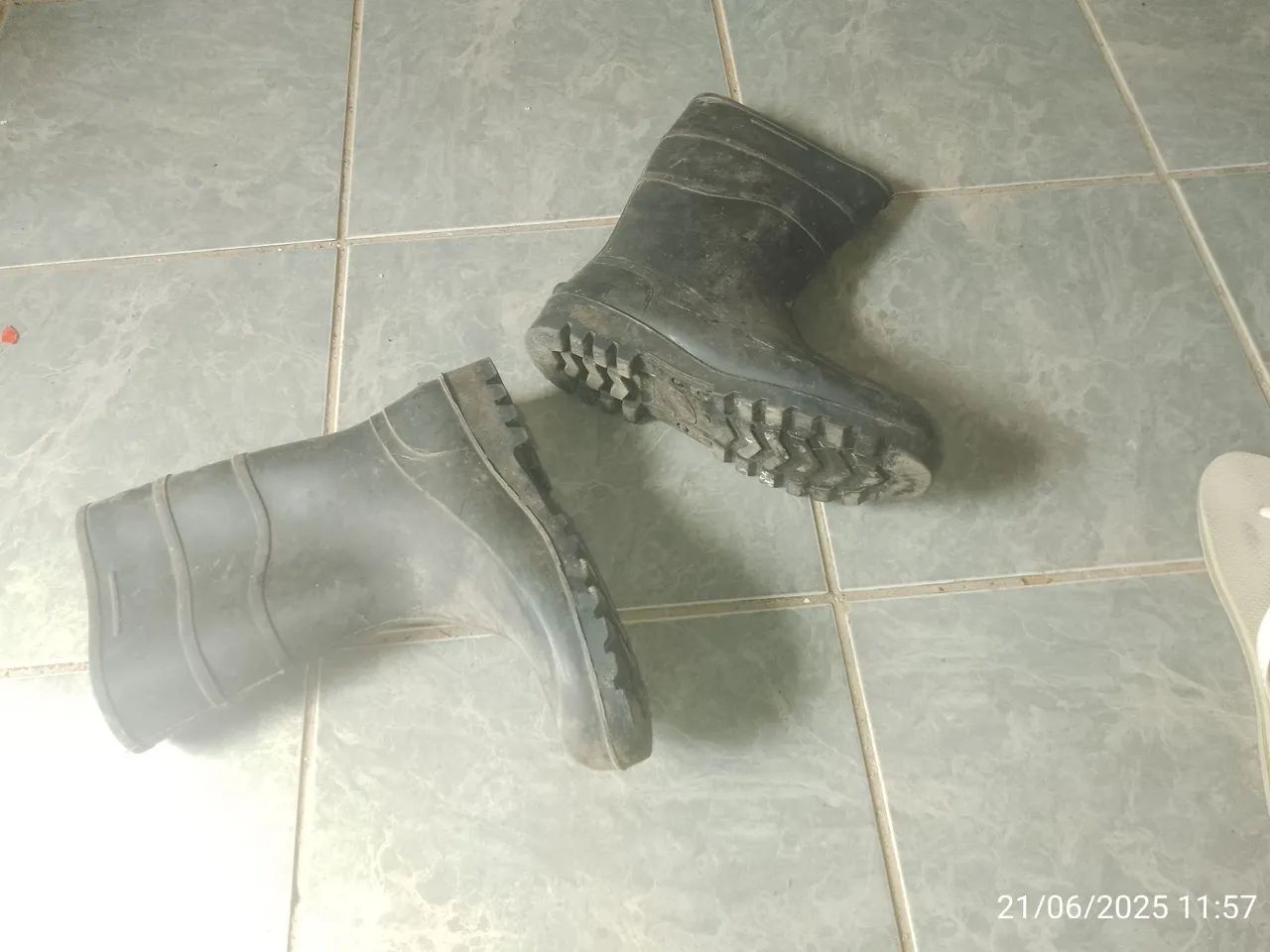 Botas de Borracha - Perfeitas para diversas atividades! - Foto 2