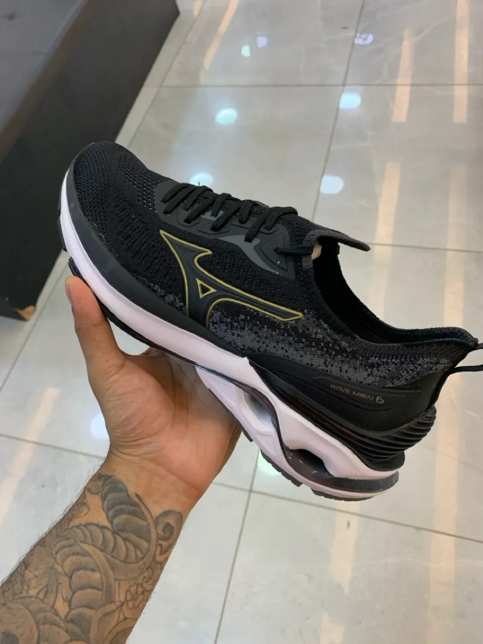 Tênis Mizuno Wave Mirai 6 - Preto
