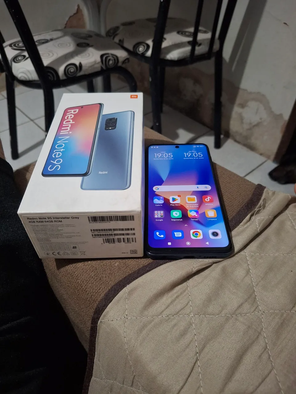 Celular Xiaomi em excelente estado de conservação!