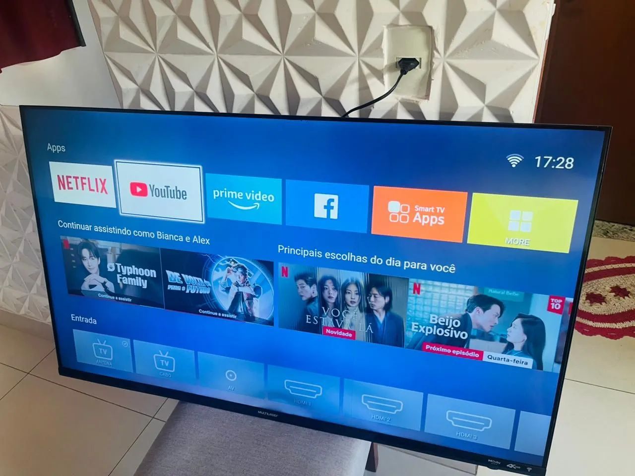 Selling 50-inch multilaser smart TV working perfectly64522265390978120