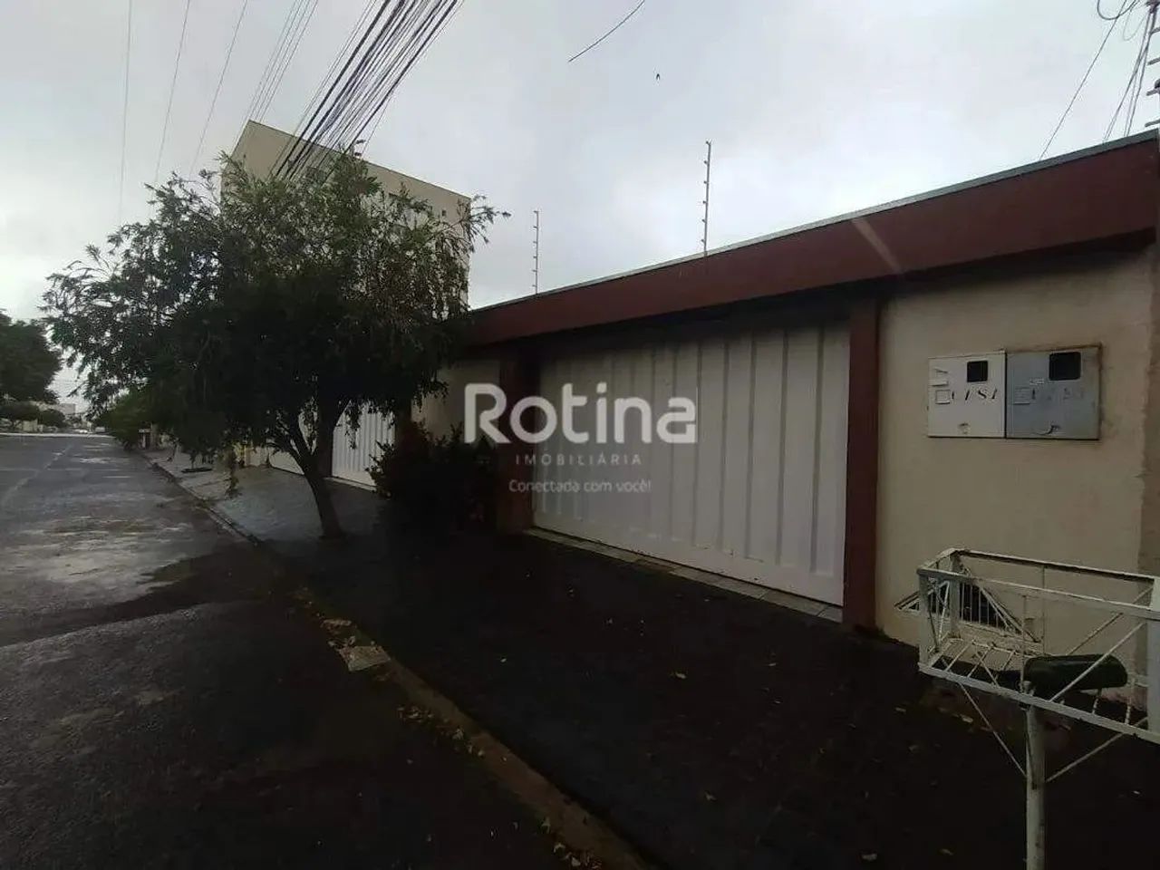 Casa para alugar, 5 quartos, Santa Mônica - Uberlândia/MG - Rotina Imobiliária