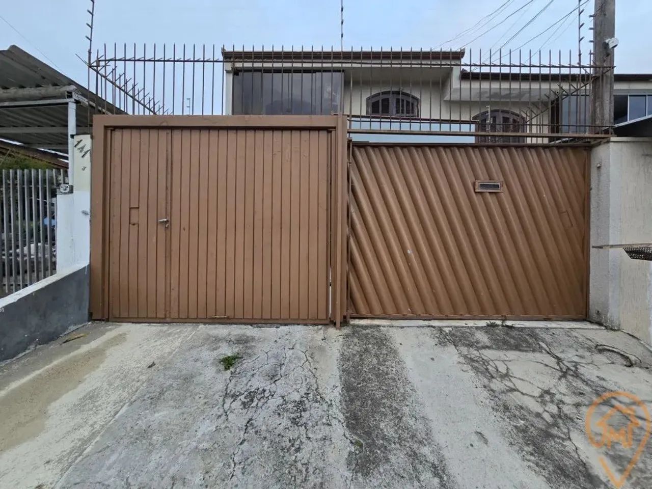 Sobrado com 3 quartos para alugar por R$ 3350.00, 118.60 m2 - XAXIM - CURITIBA/PR - Foto 2