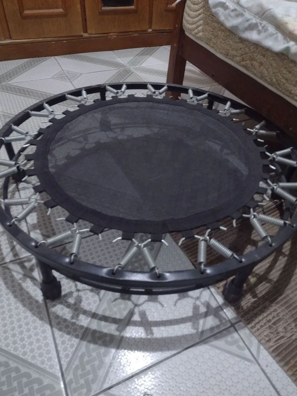 Mini Trampolim para exercícios, usado pouquíssimas vezes.
