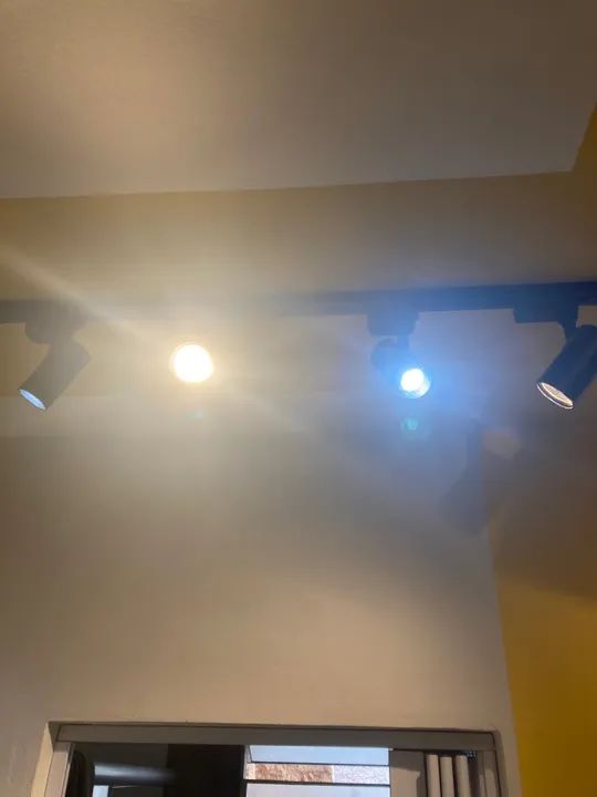 Trilho para 3Lâmpadas - Iluminação Moderna - Foto 2