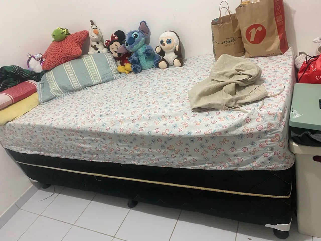 Cama Box solteiro com colchão solto