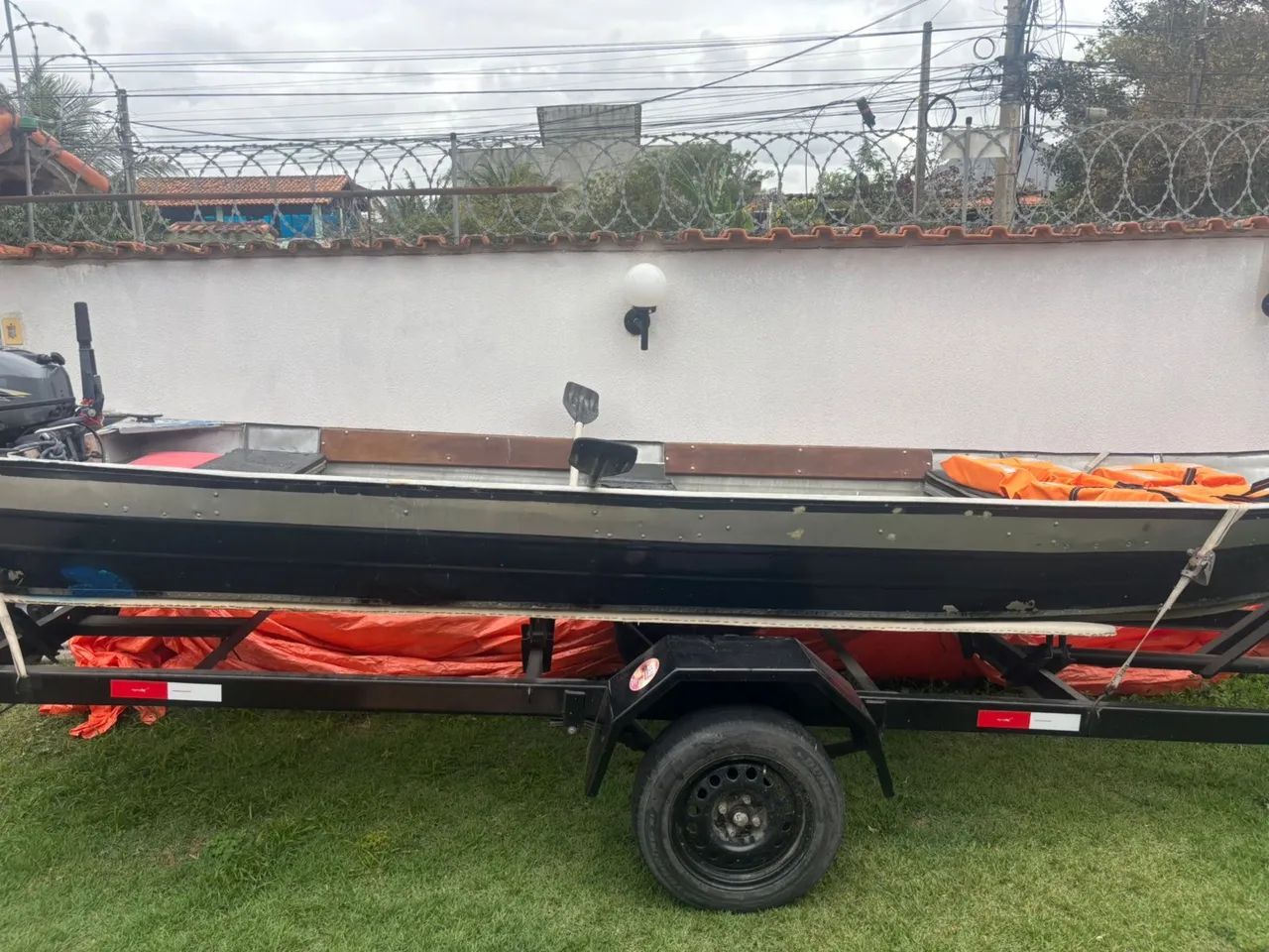 Barco de alumínio com motor novo - Foto 5