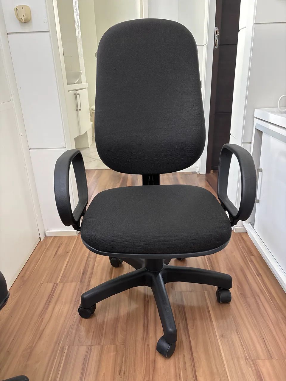 Cadeiras giratórias USADAS