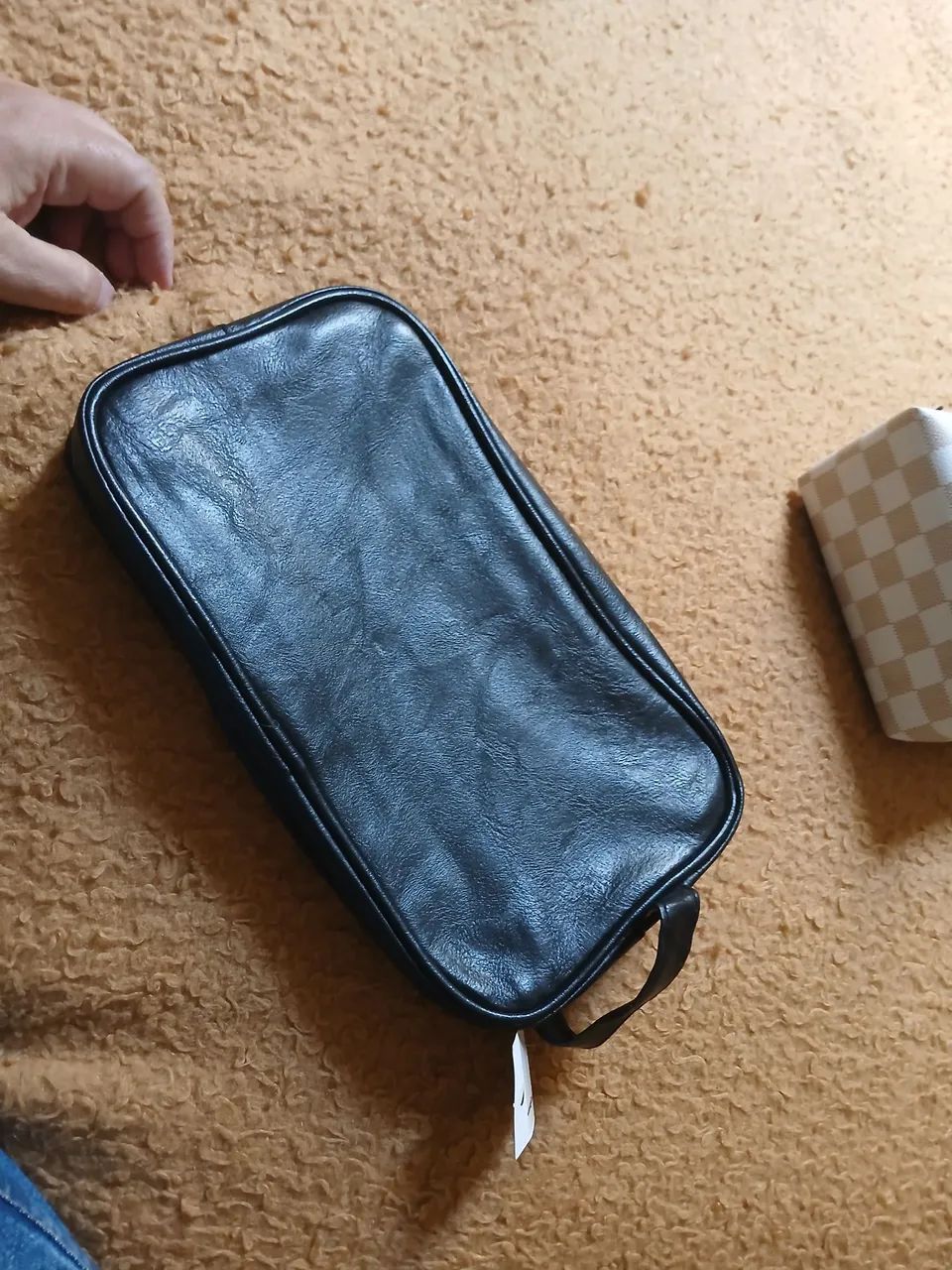Necessaire preta com design elegante