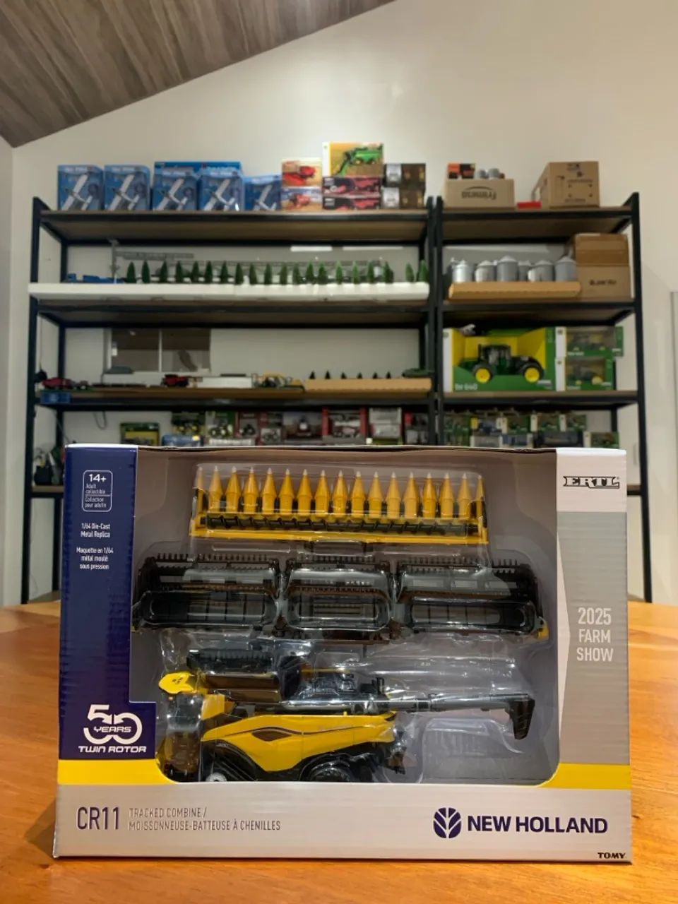 Miniatura colheitadeira New Holland CR11 esteira 1/64 Ertl