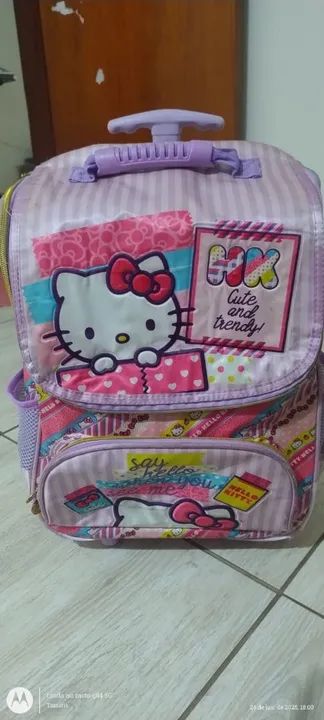 Mochila Hello Kitty com Rodinhas - Foto 5