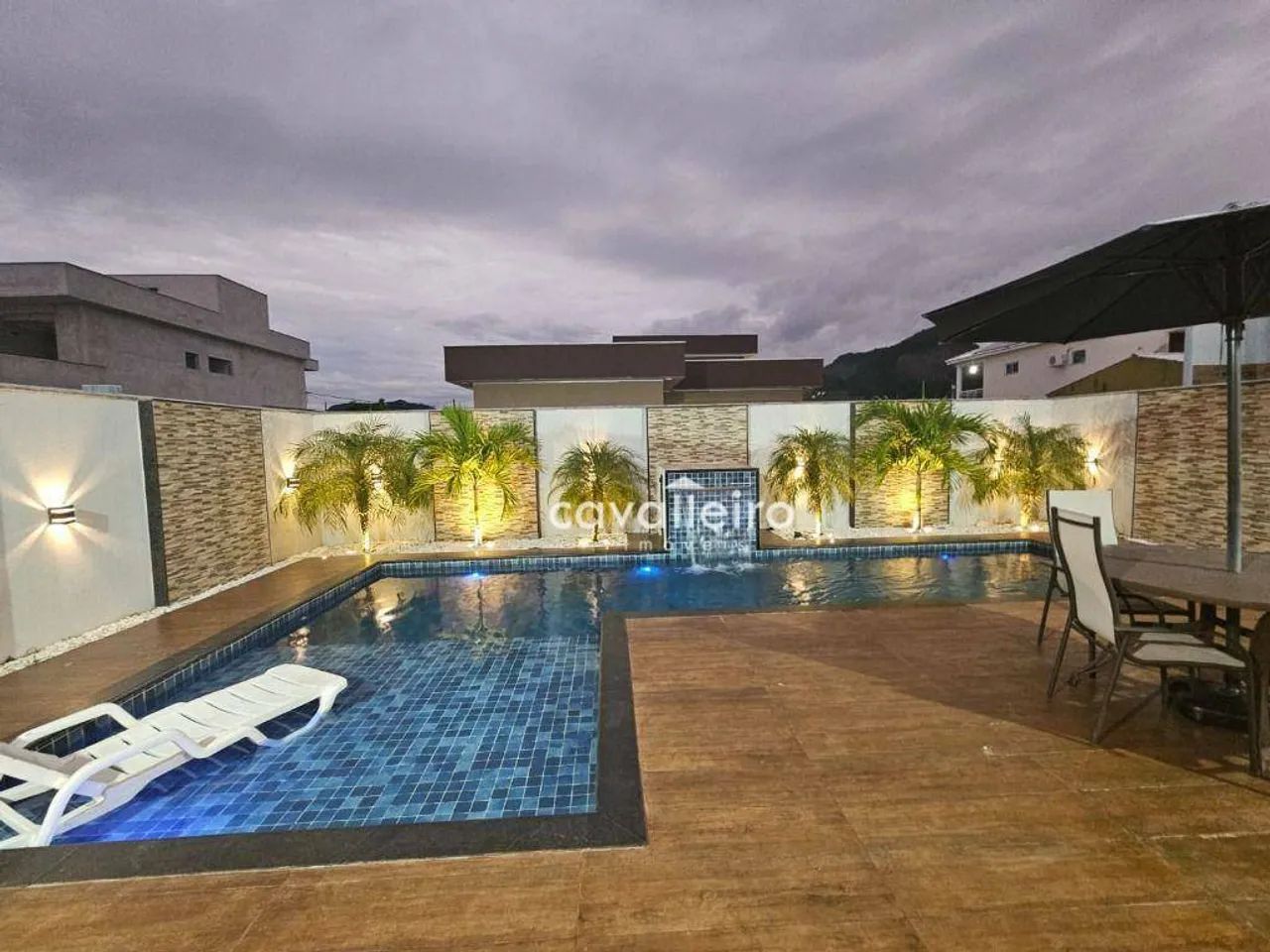 Alphaville Maricá | Casa Extraordinária com 4 Quartos, Piscina e Área Gourmet - Foto 2
