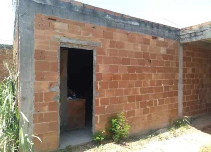 Vendo 2 lojas comerciais e 4 casas em ponto de laje - Foto 4
