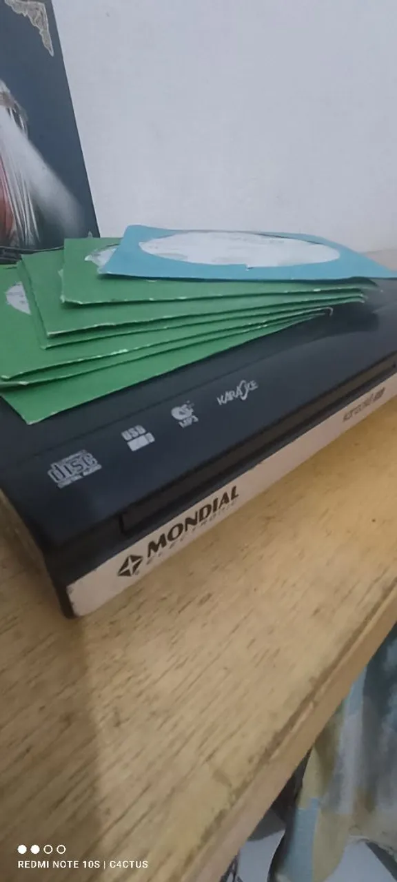 DVD Player Mondial com Karaokê