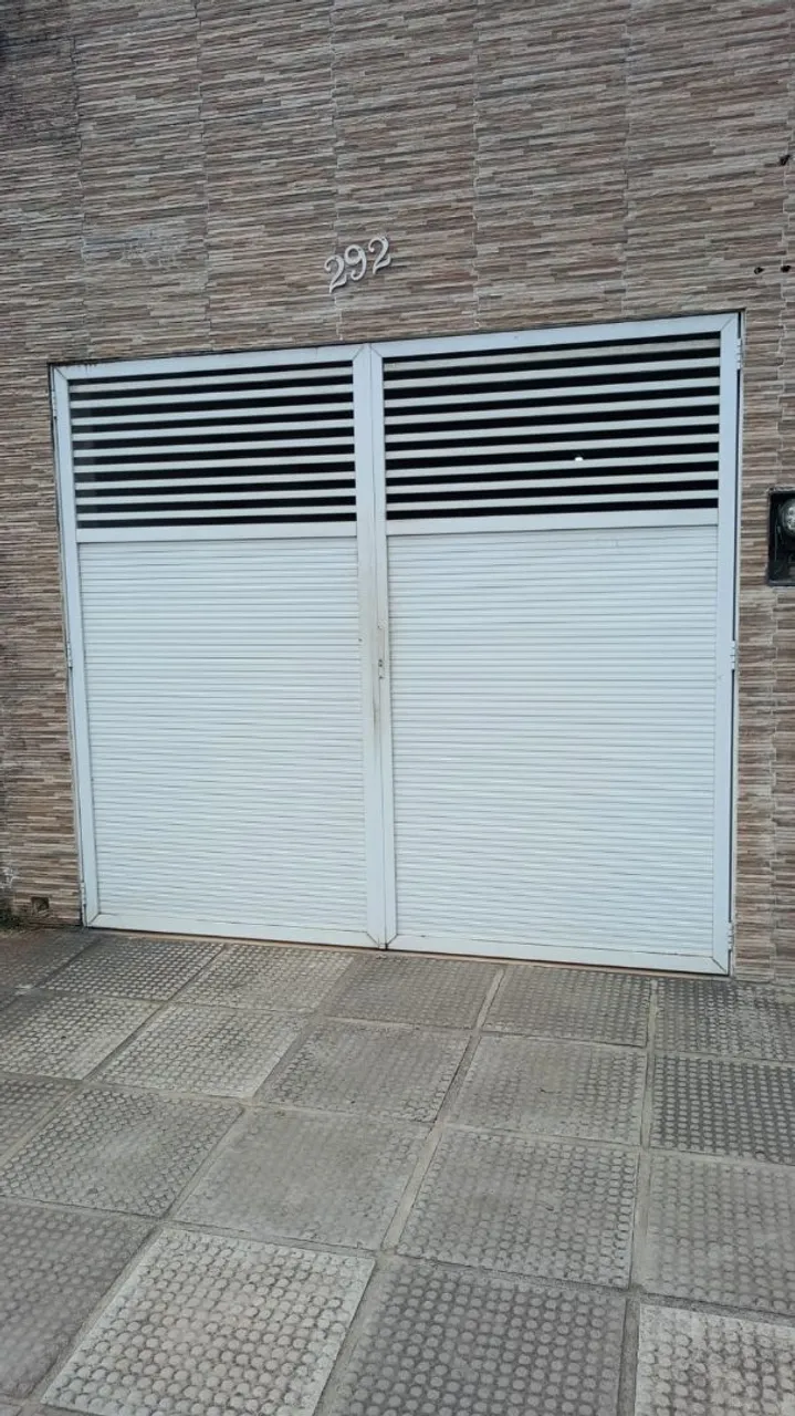 Portão de alumínio branco de duas bandas largura 2:45 altura 2,20 valo $1200 só *