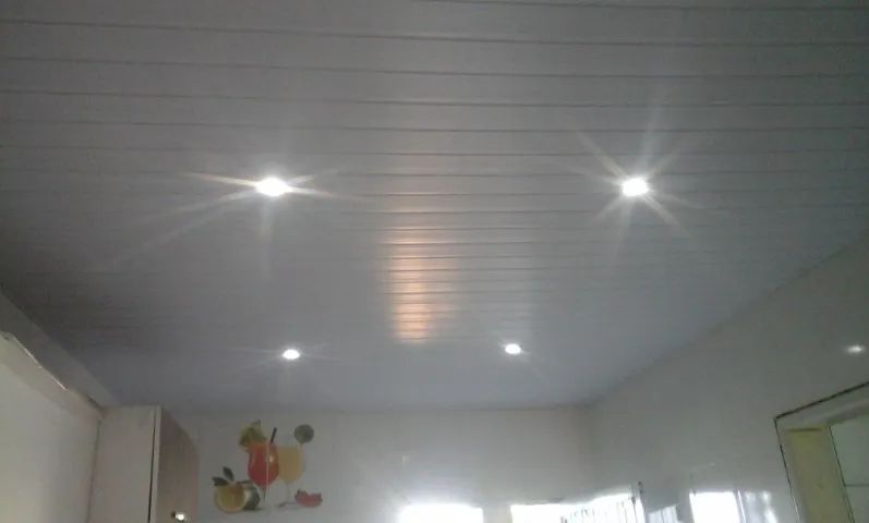 Forro em pvc a parti de 60 reais m2 valor de fabrica Mão de obra + Material - Foto 4