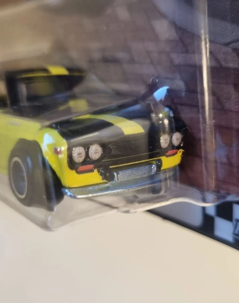Hotwheels’71 DATSUN 510 WAGON yellow Hot Wheels Premium - Datsun 510 Wagon - Amarela Preta