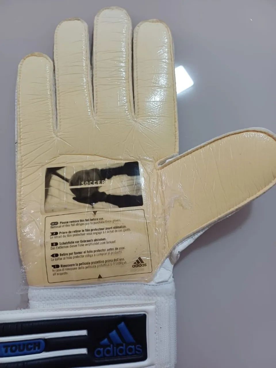 Luvas de Goleiro retrô Adidas - Foto 3