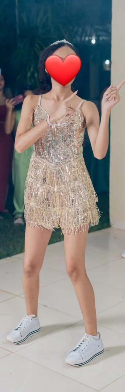 Vestido Dourado com Franjas e Brilho - Festa e Balada