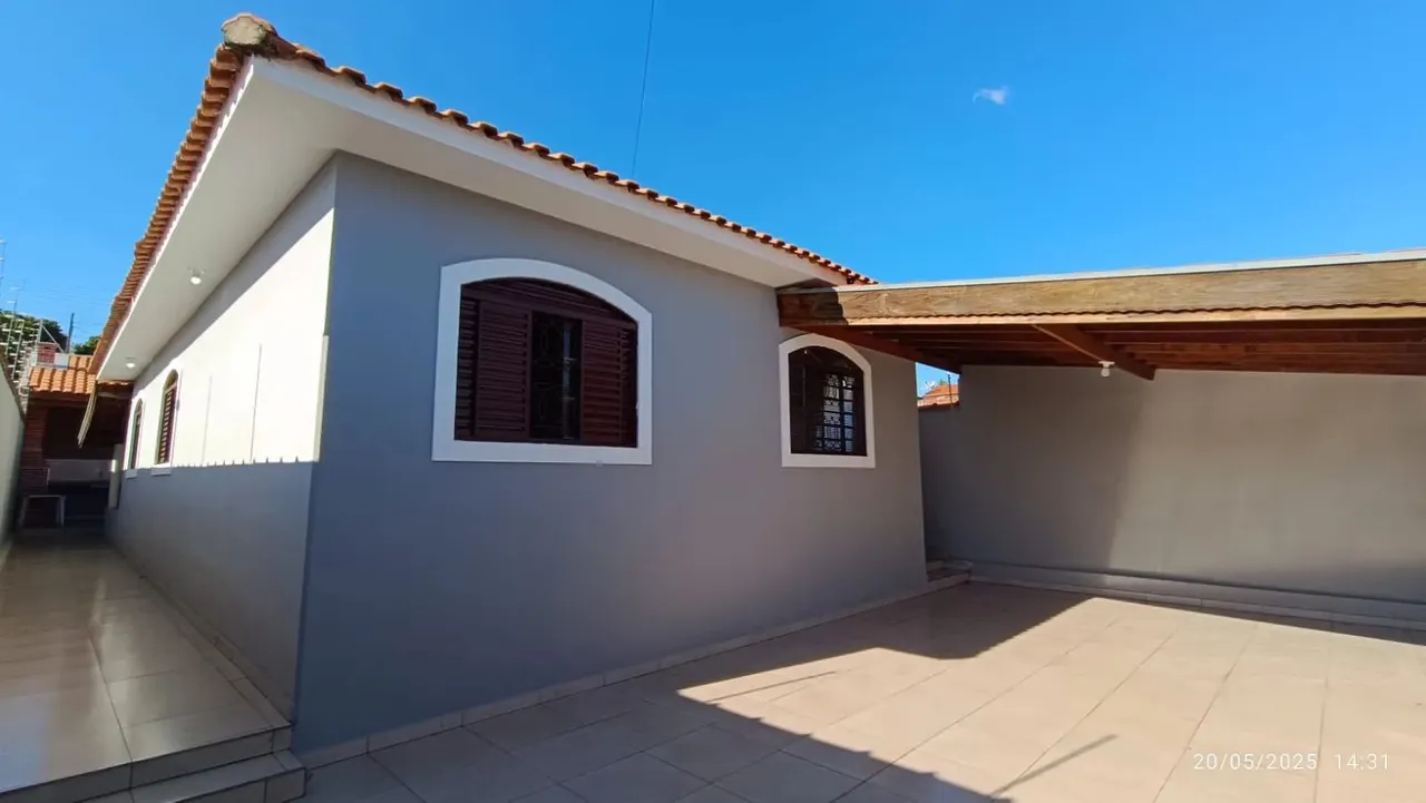 Casa à venda, 80 m2 e Terreno 250 m2, 3 Quartos, Sala, Jardim de inverno, Banheiro, Garage