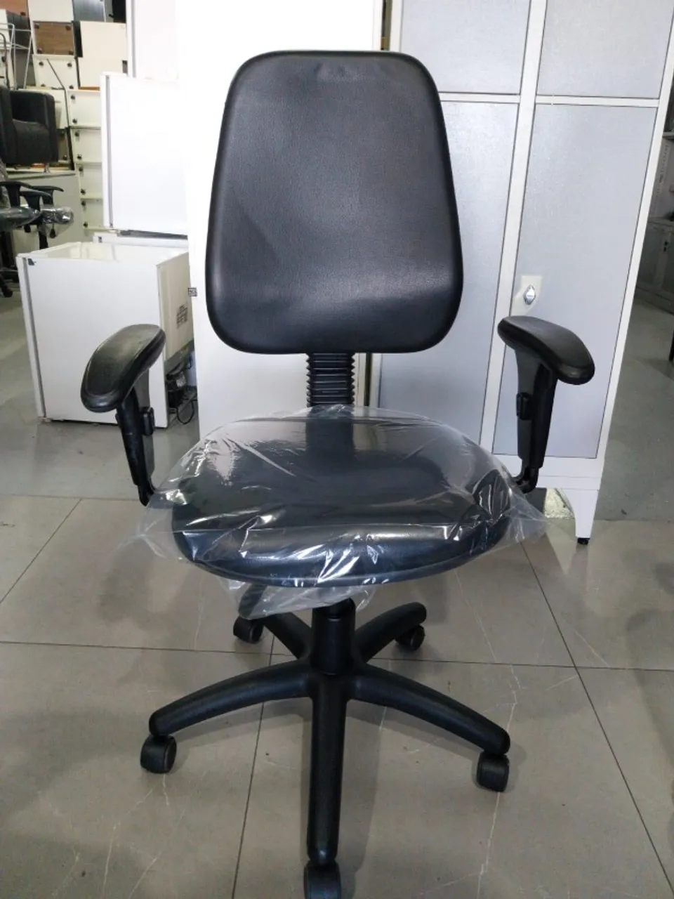 Cadeira de Escritório Rodhes - modelo presidente