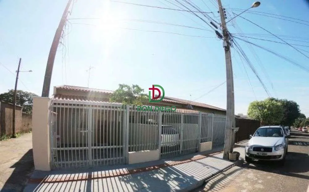 Casa Com 11 kitnets a venda - Londrina - Paraná