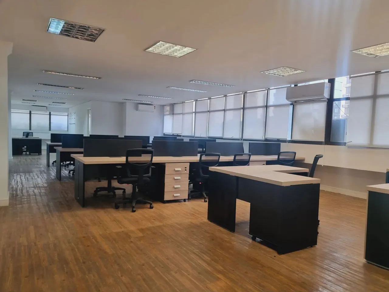 Sala mobiliada para locação e venda tem 133 metros quadrados em Vila Olímpia - São Paulo -
