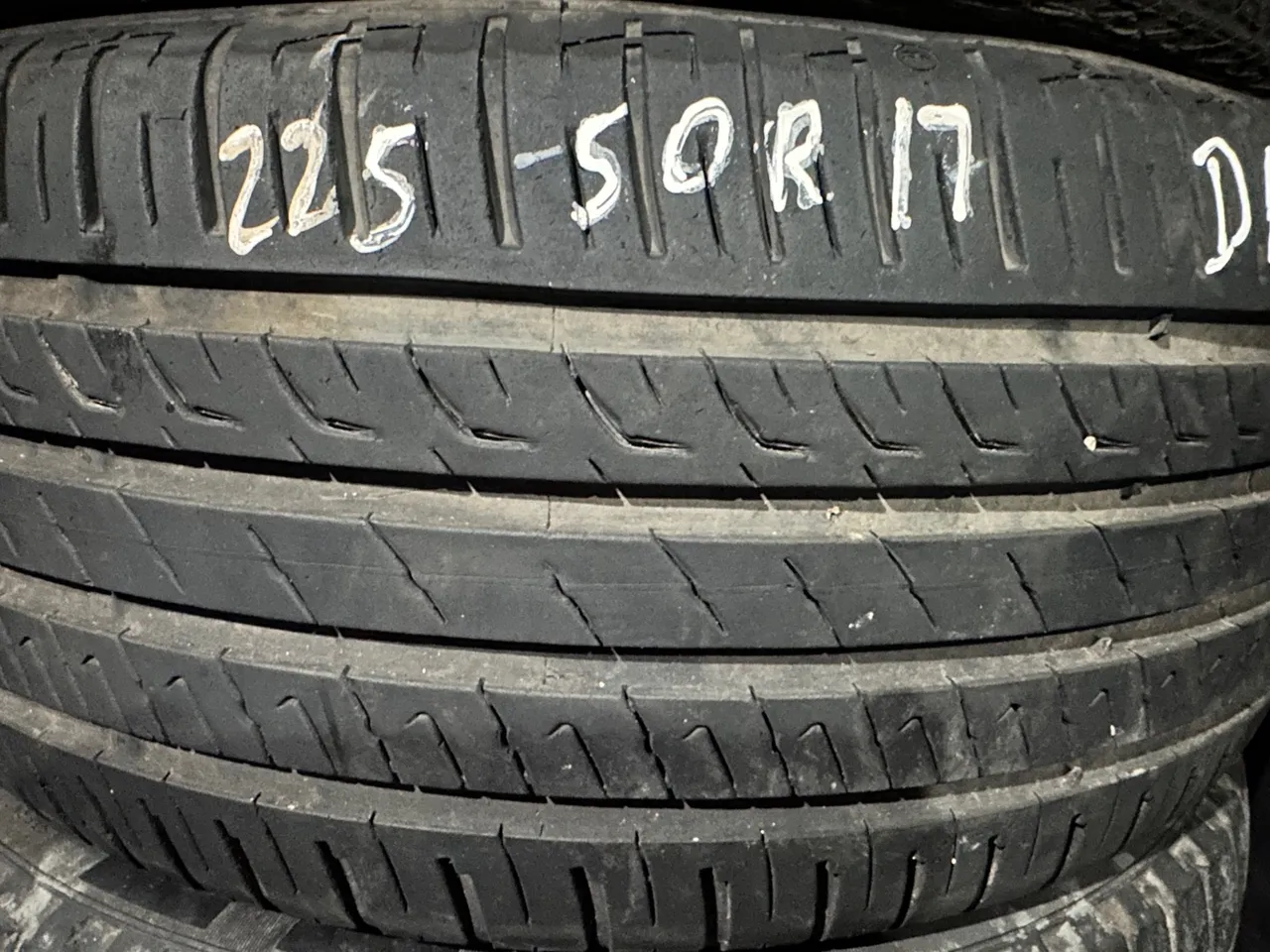 Pneus do 16 ao 22 semi novos e meia vida entre em contato