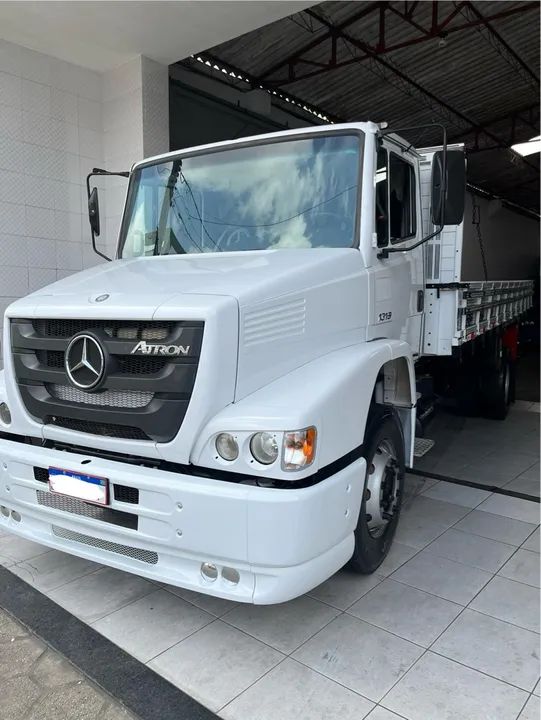 Mercedes Atron 1319 Ano 2014 - Foto 2