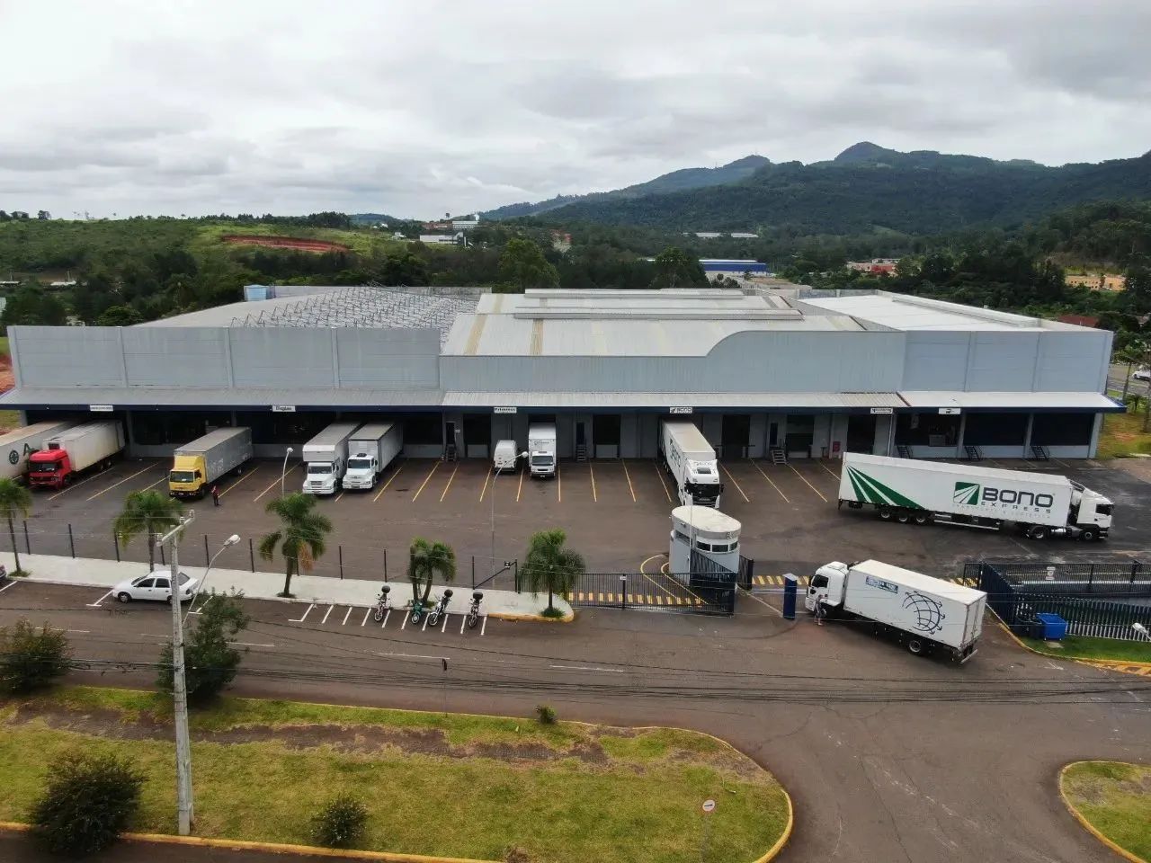 Galpão/Depósito/Armazém para aluguel possui 2200 metros quadrados - Foto 8