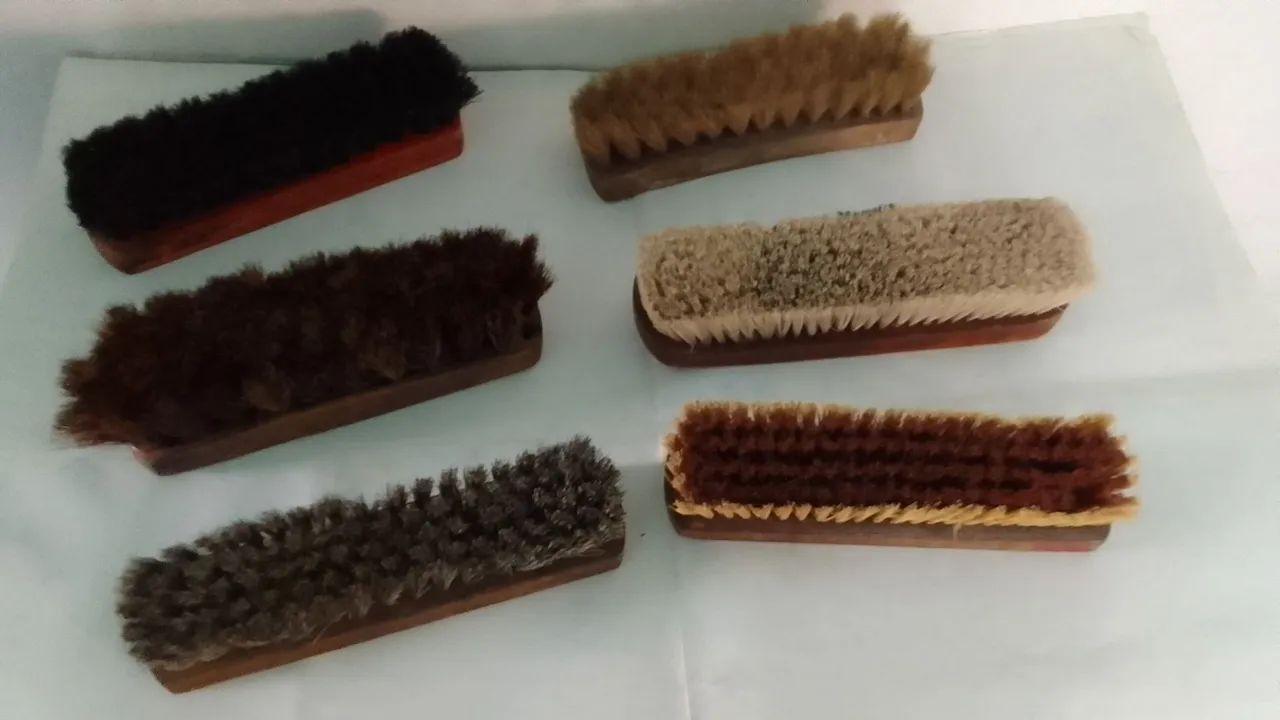 Seis escovas de sapato antigas - Foto 2