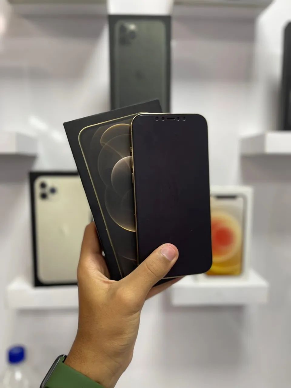 iPhone 12 Pro Max 128 gb - com caixa  - Foto 2