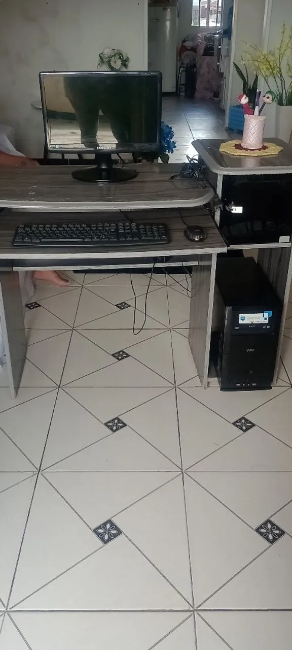 Escrivaninha de Computador com gaveta