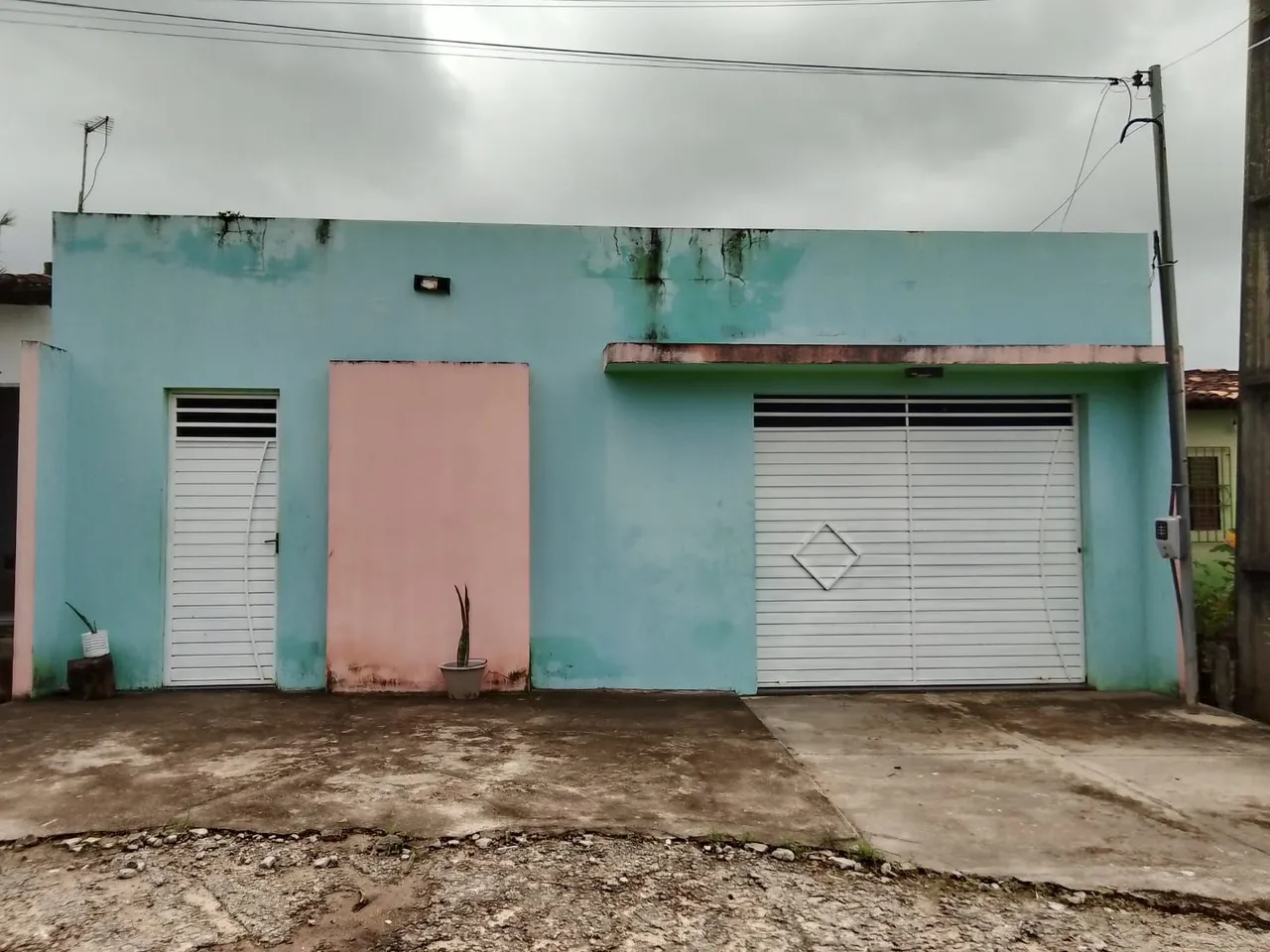 Casa bem localizada