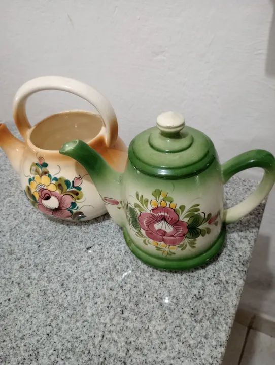 Vendo Antigo bule e chaleira 