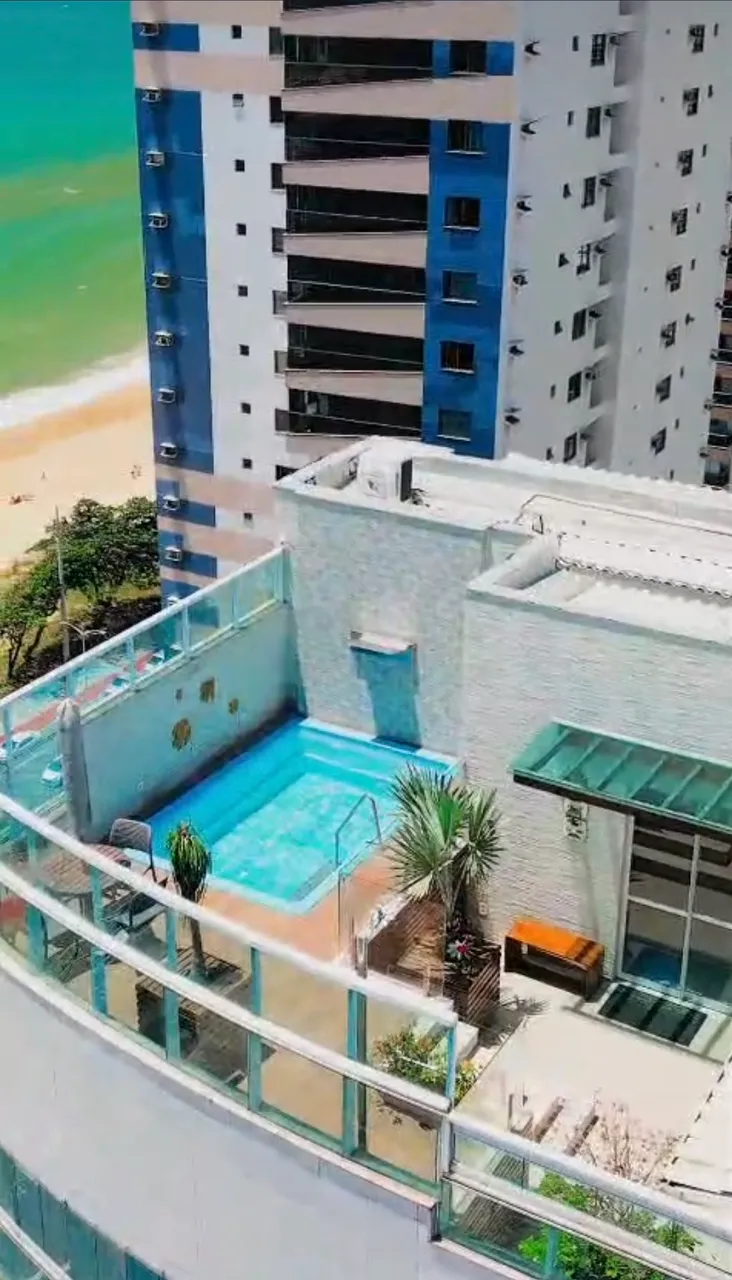Cobertura luxuosa com linda visa, na quadra do mar, com piscina aquecida, 4 quartos sendo