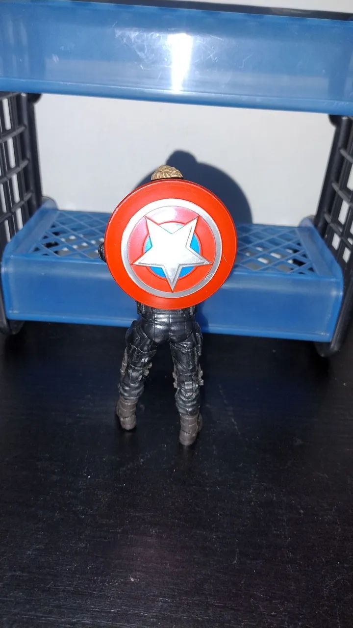 Boneco Capitão América - Série The Falcon and the Winter Soldier - Foto 3