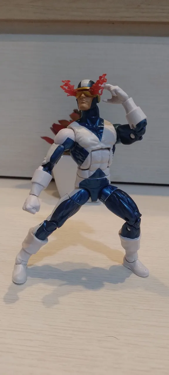 MARVEL LEGENDS スルト Surfista Prateado Marvel Legends - Hobbies e coleções - Lauritzen