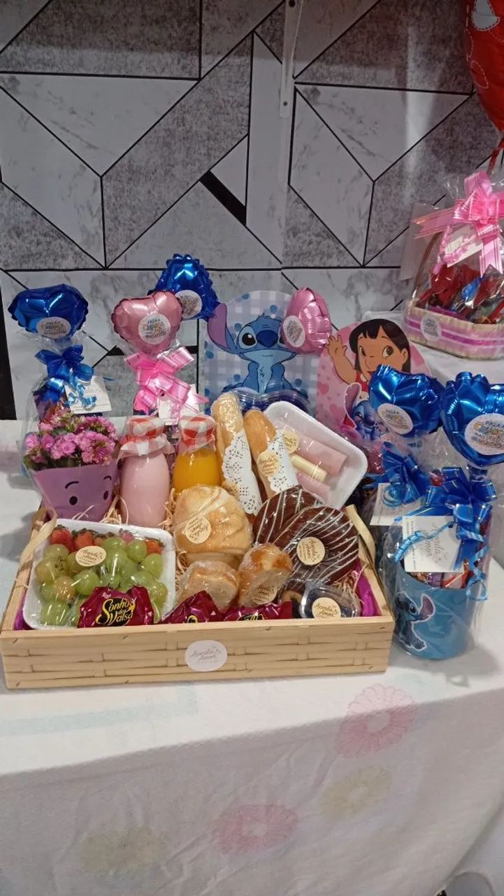 Cesta de café da manhã e mimos presente 64175973303939123