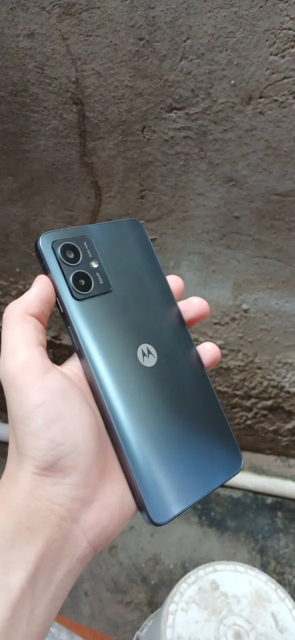 Moto g84