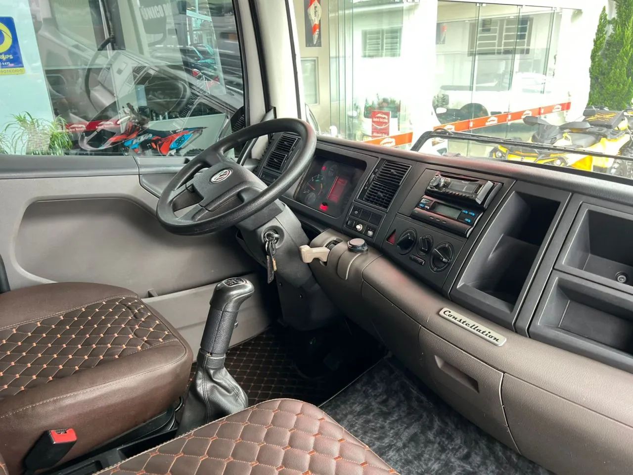  Volkswagen Constellation 24-280 Truck 6x2 Carroceria Frango e Aves  2013 - Foto 13