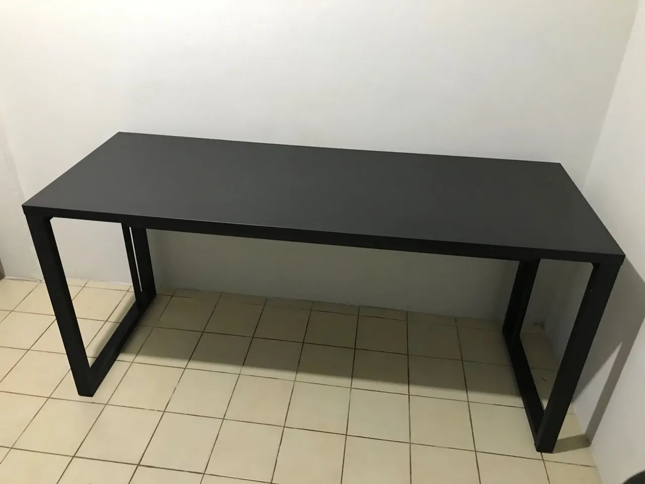 Mesa / escrivaninha / birô de Escritório Preta