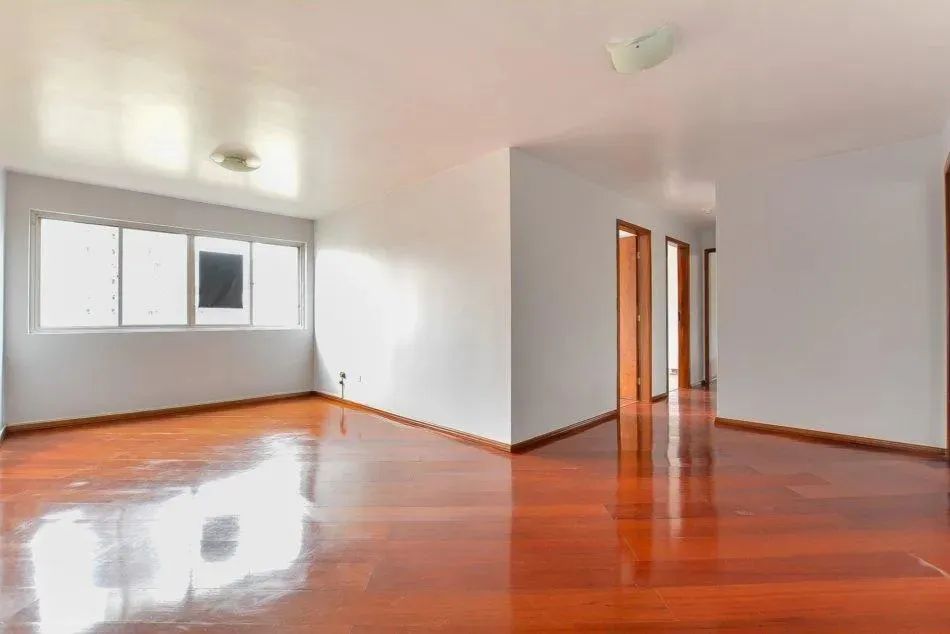 Locação de apartamento com 03 dormitórios, sendo 01 suíte no Portão - Foto 2